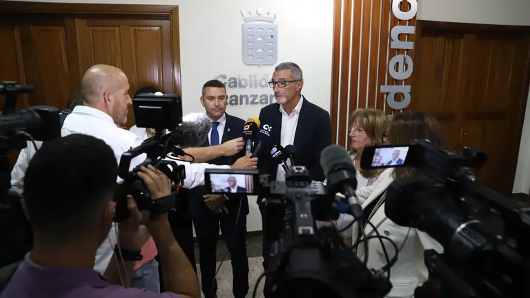 Oswaldo Betancort y Marci Acuña.