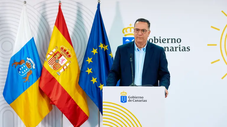 Educación limitaría uso de móviles en centros públicos.