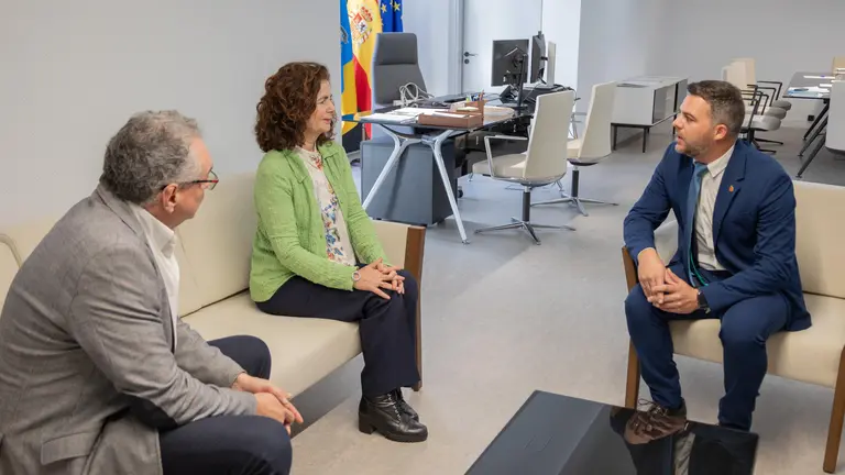 Reunión del vicepresidente con la consejera de Hacienda.