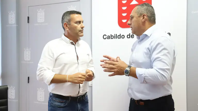 Oswaldo Betancort  y Juan Monzón.