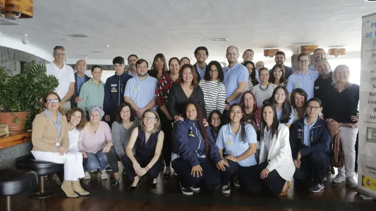 Alumnos del PFAE en el Cabildo