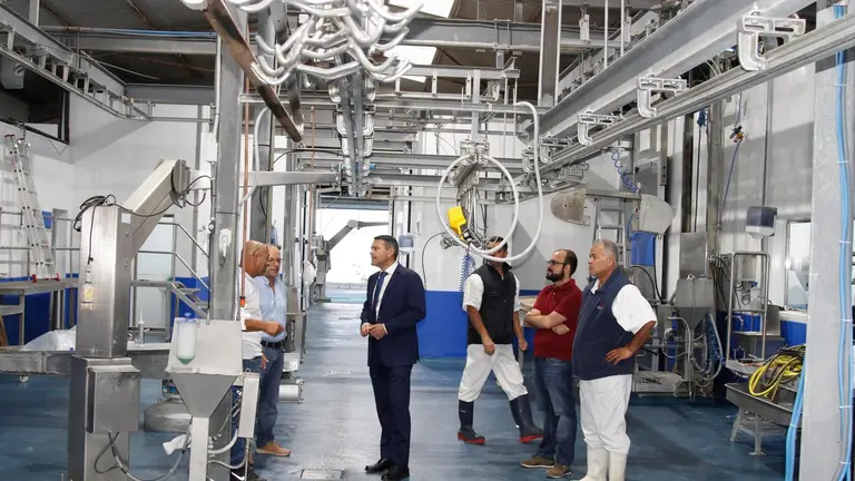 Visita del Presidente al Matadero Insular. Imagen de archivo.