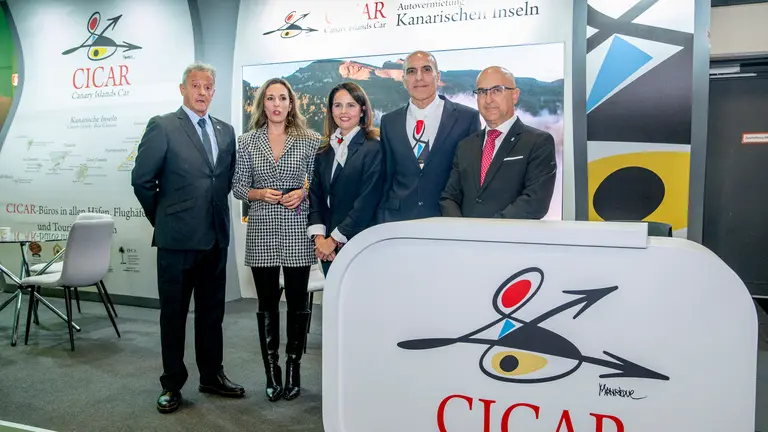 La consejera de Turismo del Gobierno de Canarias en el stand de CICAR en la ITB Berlín 2024.