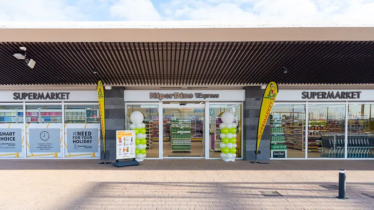 Fachada de un HiperDino Express.