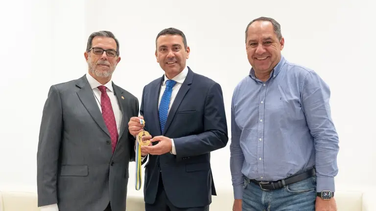 Pedro Fraile, Oswaldo Betancort y Juan Monzón.