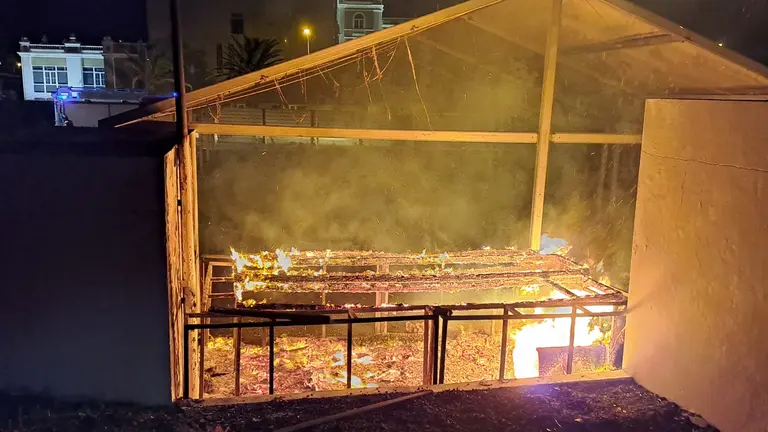 Incendio en el Recinto Ferial.