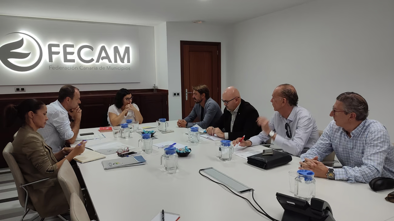 Reunión AsHotel y FECAM.