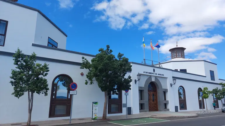 Edificio central del Ayuntamiento de Arrecife.
