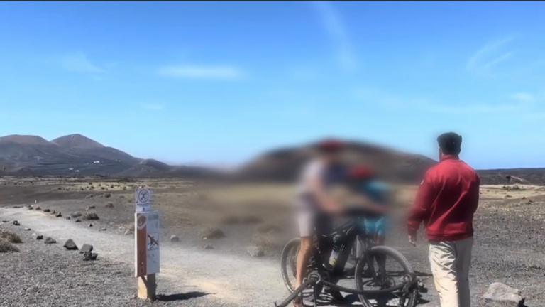 Vigilante en el Volcán de El Cuervo.