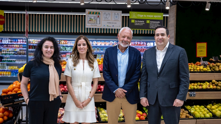 De izq. a dcha. Silvia Barata, Olivia Llorca, Javier Puga y Andrés Guevara