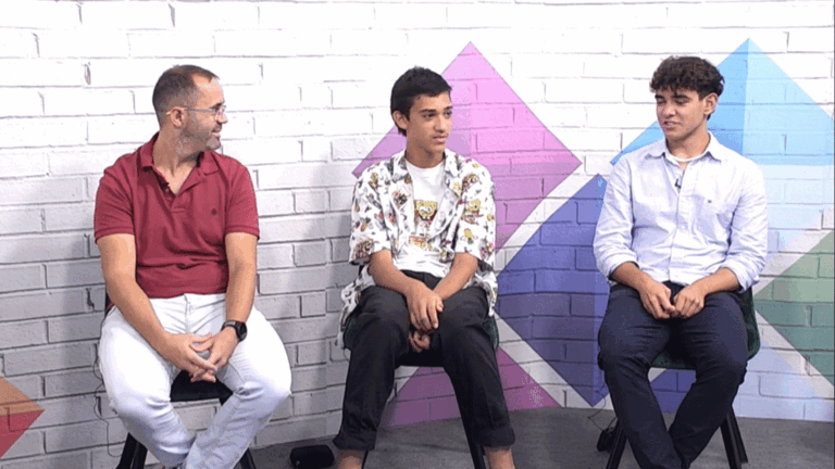 Profesor y alumnos del IES Playa Honda