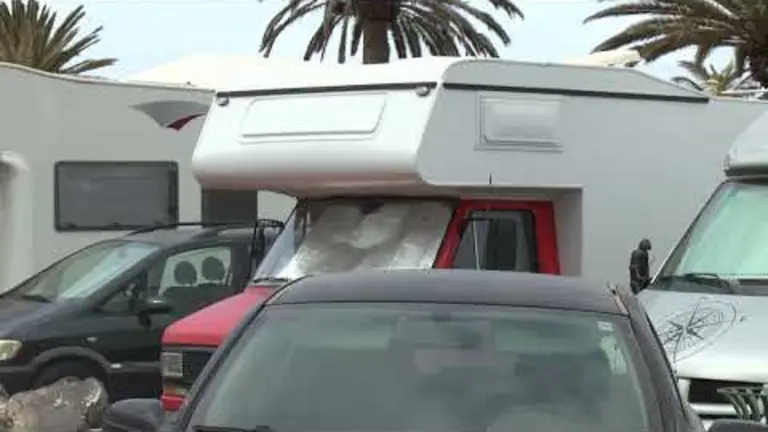 Vecino afectado por la crisis habitacional en Lanzarote.