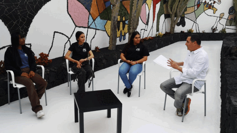 Jésica Guardado, Heidi Martínez y Anabel Bolaños en el Magazine