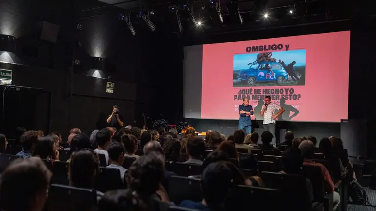 '¿Qué he hecho yo para merecer esto?'. Sonidos Líquidos.