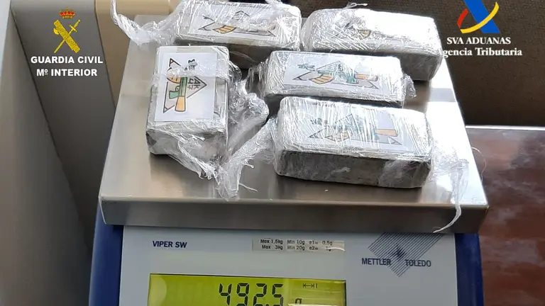 Drogas en el aeropuerto.