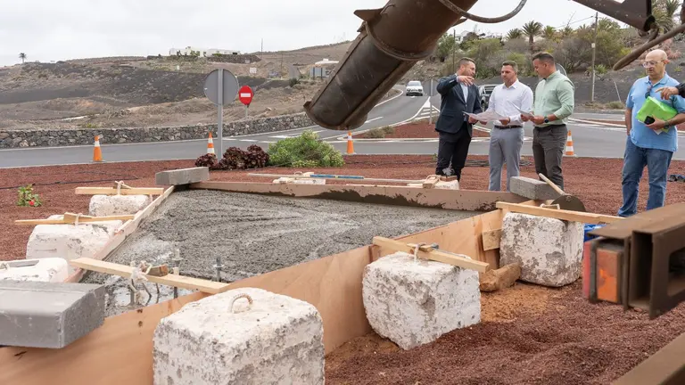 El vicepresidente en la rotonda de Uga.