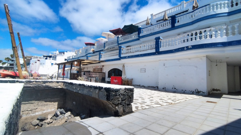 Aguas fecales en el Centro Comercial Aquarium.