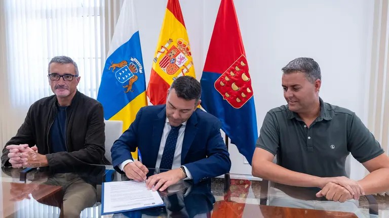 Firma Declaración Emergencia Social.