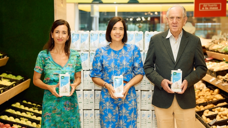 De izq. a dcha. Olga del Pino, Patricia Muñoz y Pedro Llorca.