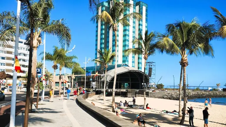 Montaje de la pantalla gigante