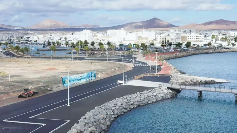 Imagen aérea de una zona del Islote del Francés junto al Charco de San Ginés, en Arrecife.