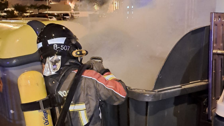 Incendio de contenedor en La Vega.