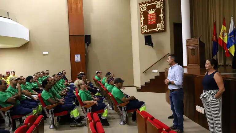 Oswaldo Betancort junto a Ascensión Toledo.