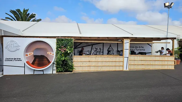 Stand en Los Dolores.