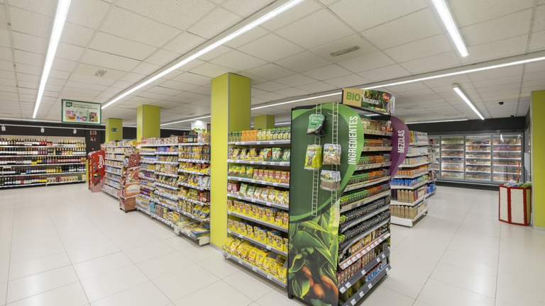 HiperDino ha destinado 765.000 euros a la reforma de esta tienda.