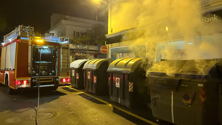 Incendio de contenedores en Titerroy.