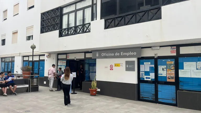 Oficina del paro en Lanzarote.