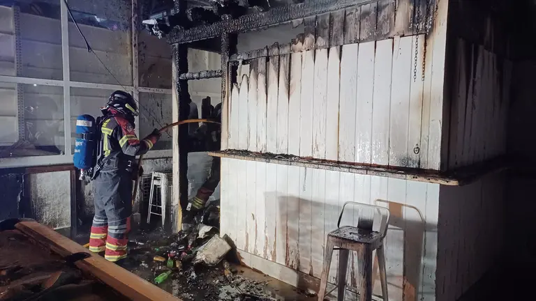 Ventorrillo de madera incendiado.