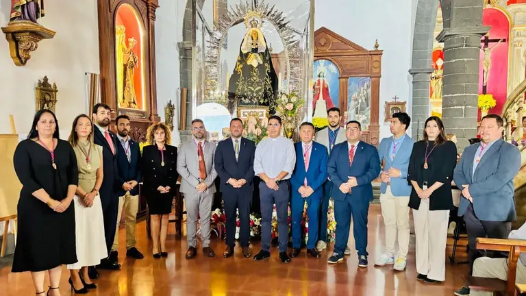 Concejales de Arrecife junto a la patrona