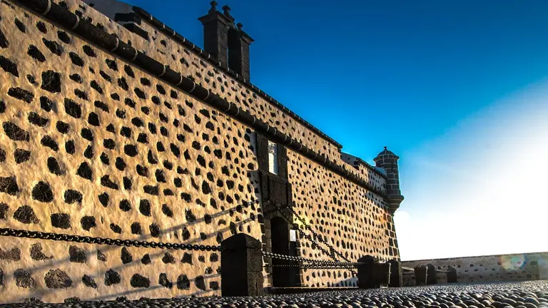 MIAC Castillo de San José. Foto Turismo Lanzarote. PORTADA