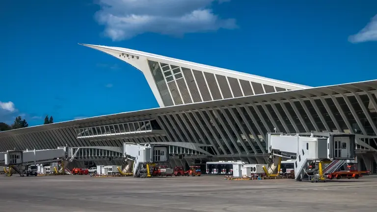 Aeropuerto_Bilbao_Loiu_01