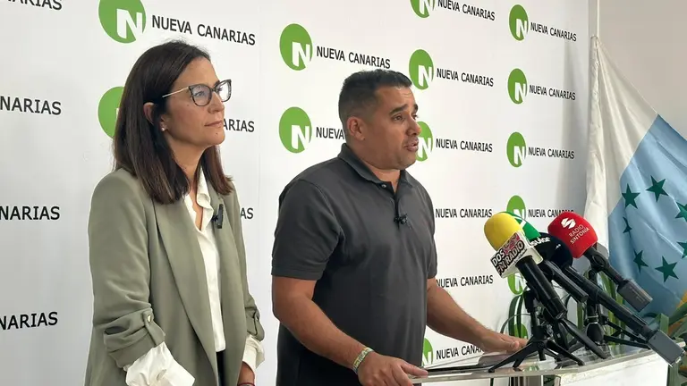 Yoné Caranballo y Natalia Santana durante la rueda de prensa