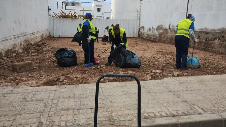 Continúan los trabajos de limpieza tras la tromba de agua