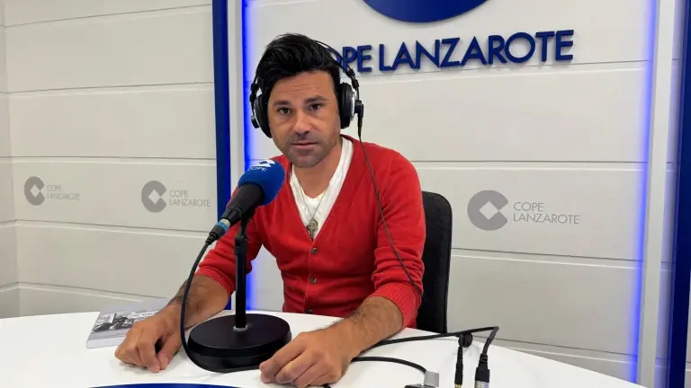 Ángel Custodio, en los estudios Cope Lanzarote para Mediodía Cope&nbsp;