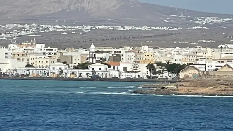Vista de Arrecife desde el mar