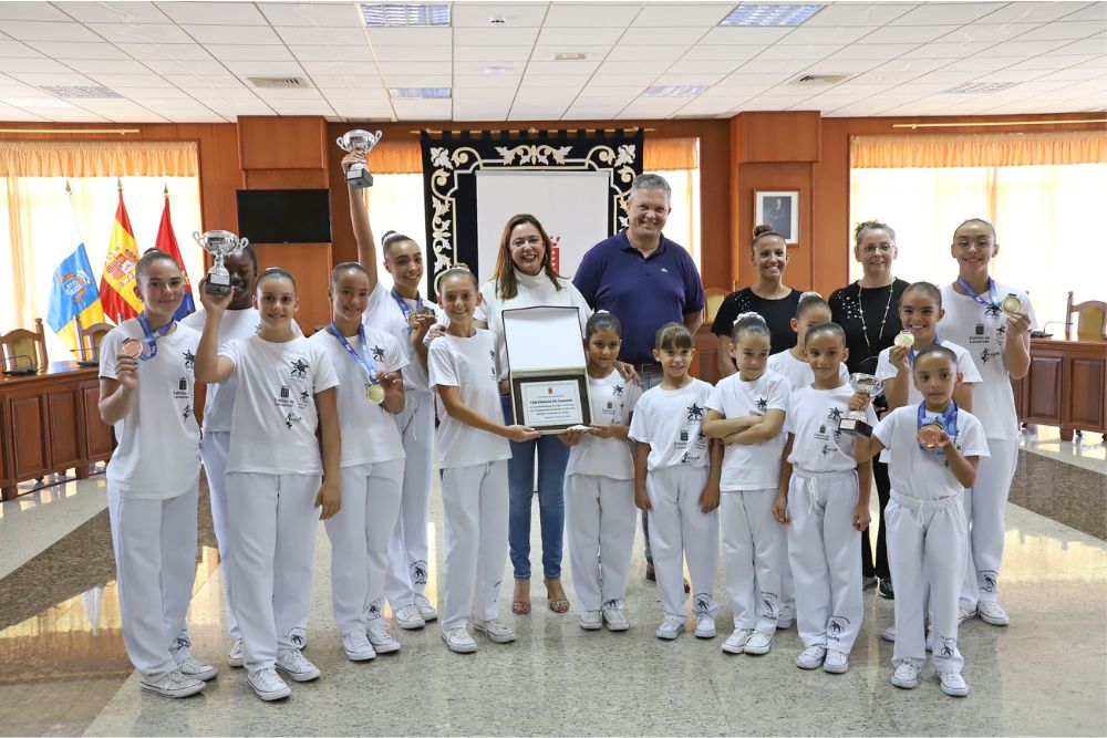 Componentes del Club de Gimnasia Ìsla de Lanzarote`en el Cabildo