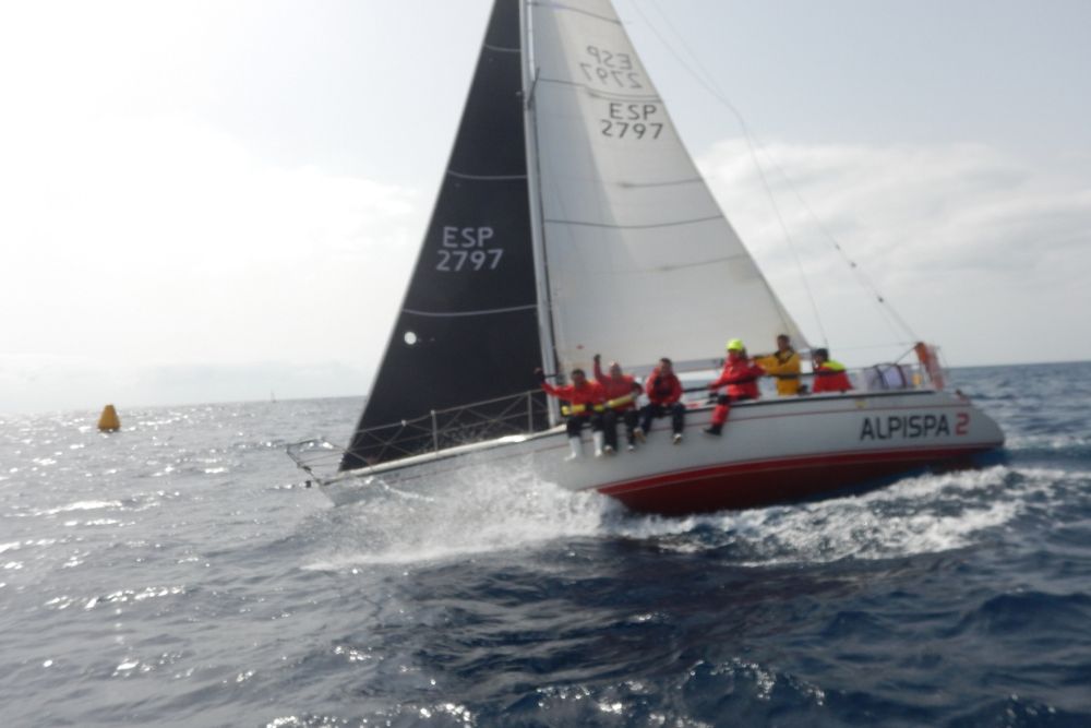 La embarcación Alpista durante la regata San Ginés