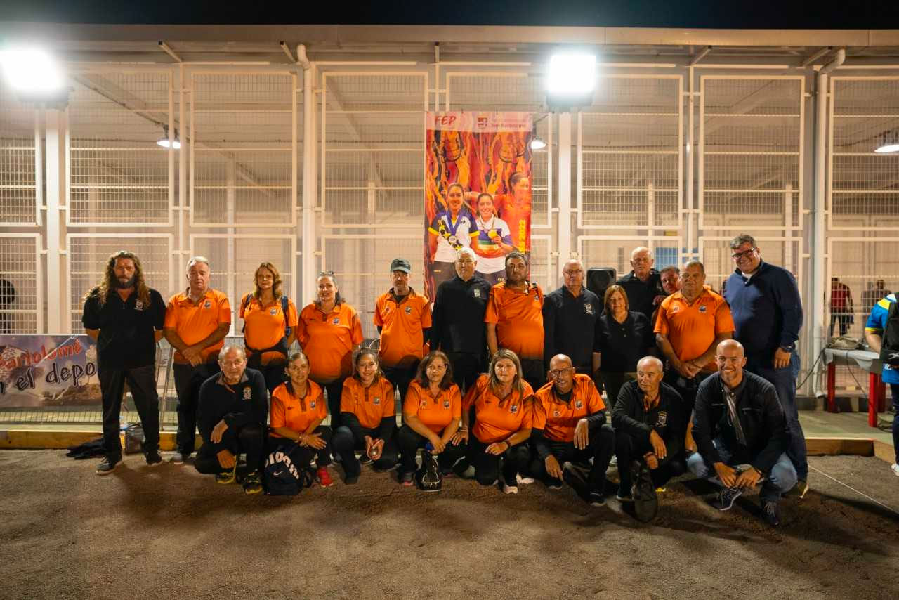 Homenaje a la campeona del mundo de petanca Sara Díaz