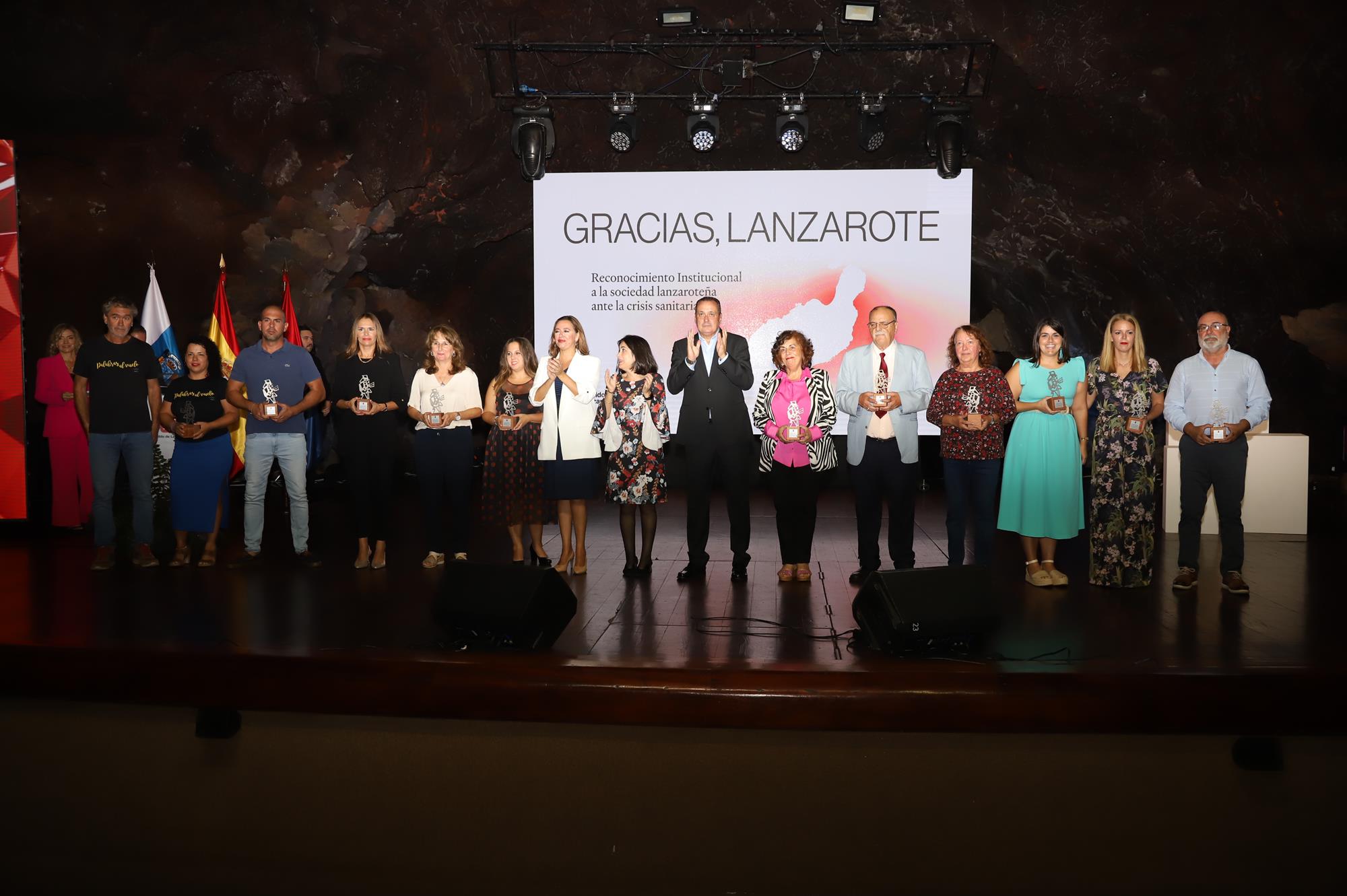 Reconocimiento institucional a compromiso, acción social y oenegés