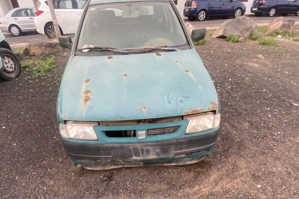 Vehículo abandonado en el barrio de Titerroy