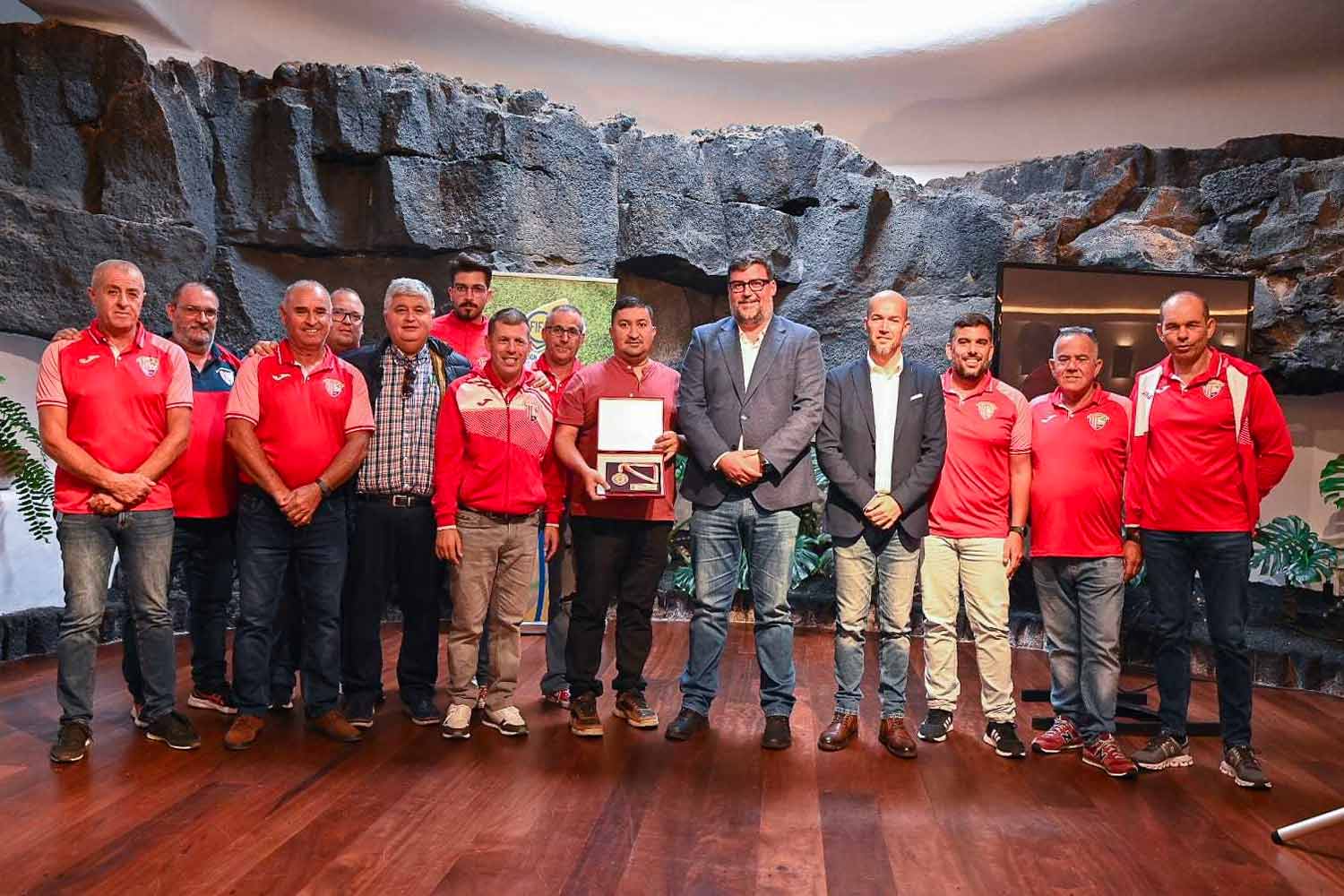Medalla de Oro del municipio al San Bartolomé CF por su 50º aniversario