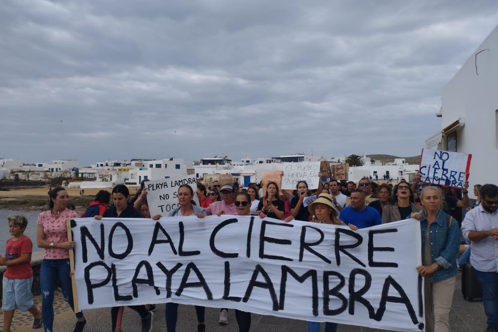 Protesta contra el cierre de Playa Lambra