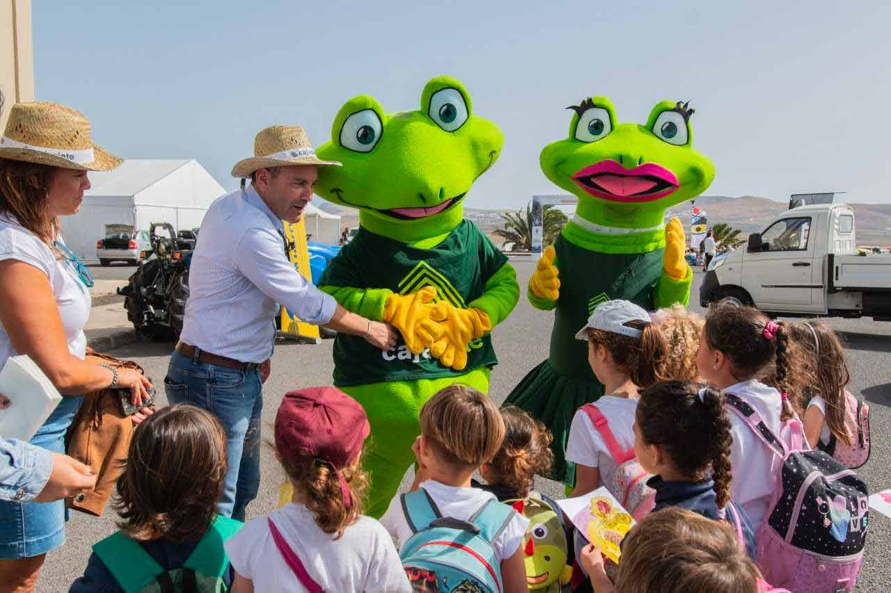 Visita de los pequeños a la feria agrotecnológica