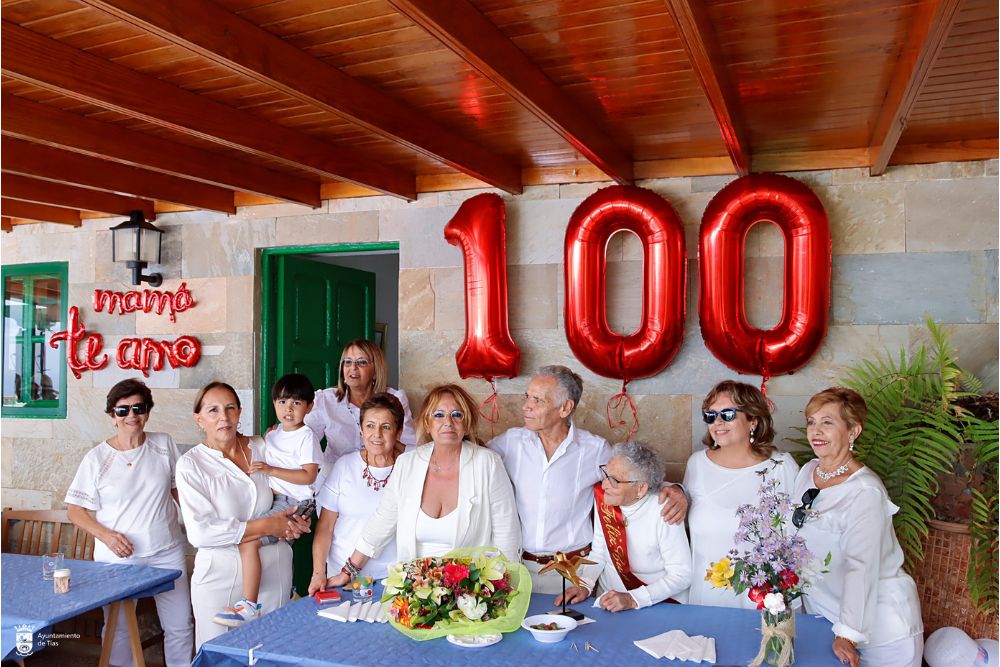 Domitila Padrón al cumplir hoy 100 años