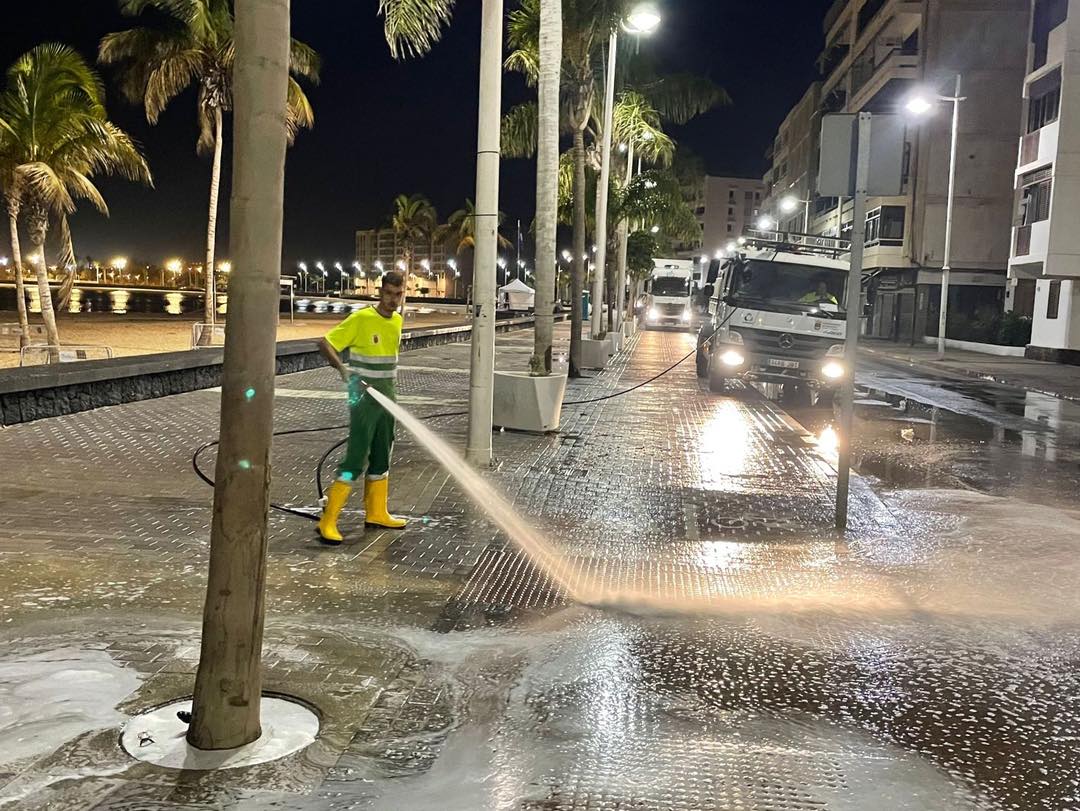Arrecife Summer Fest. Limpieza de choque tras la celebración del evento musical.