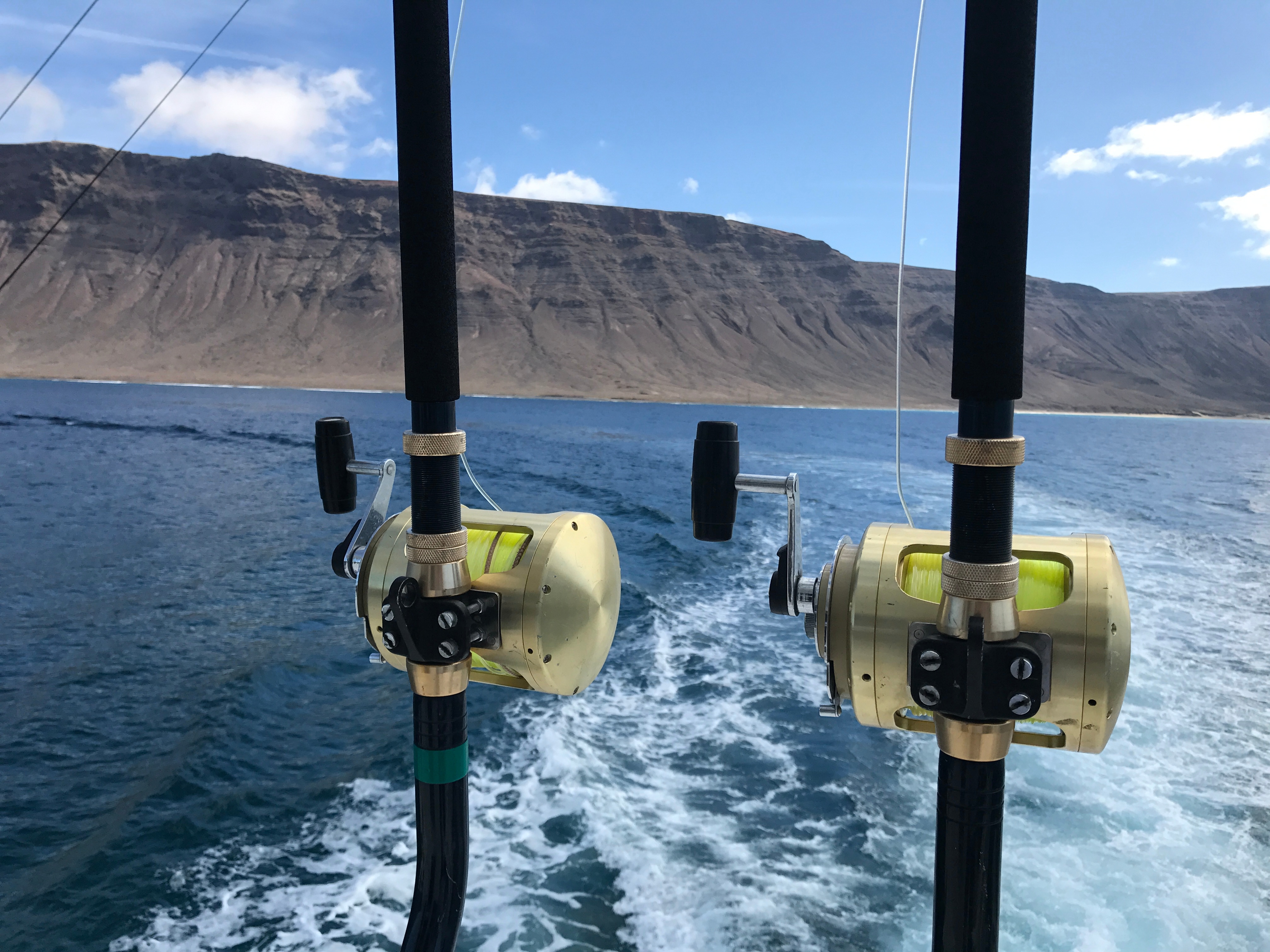 La pesca al curricán es una de las actividades pesqueras reguladas en la Reserva Marina.
